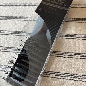 EPIC Professional Quick Dry Brush